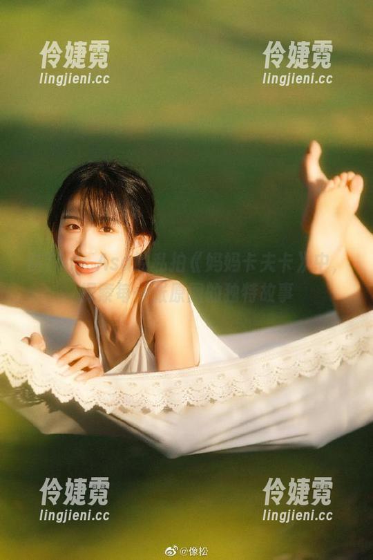在Tiny Asa的私拍《妈妈卡夫卡》中，探索每一张原图的独特故事-伶婕霓